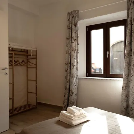 아파트 Guesthost - Comfy Two-levels With Terrace! *