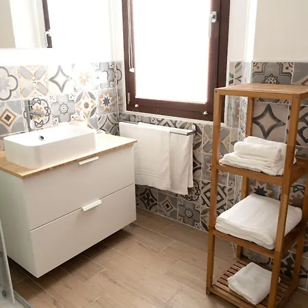 아파트 Guesthost - Comfy Two-levels With Terrace! *