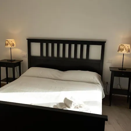 Guesthost - Comfy Two-levels With Terrace! *