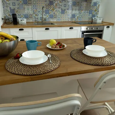 아파트 Guesthost - Comfy Two-levels With Terrace! *
